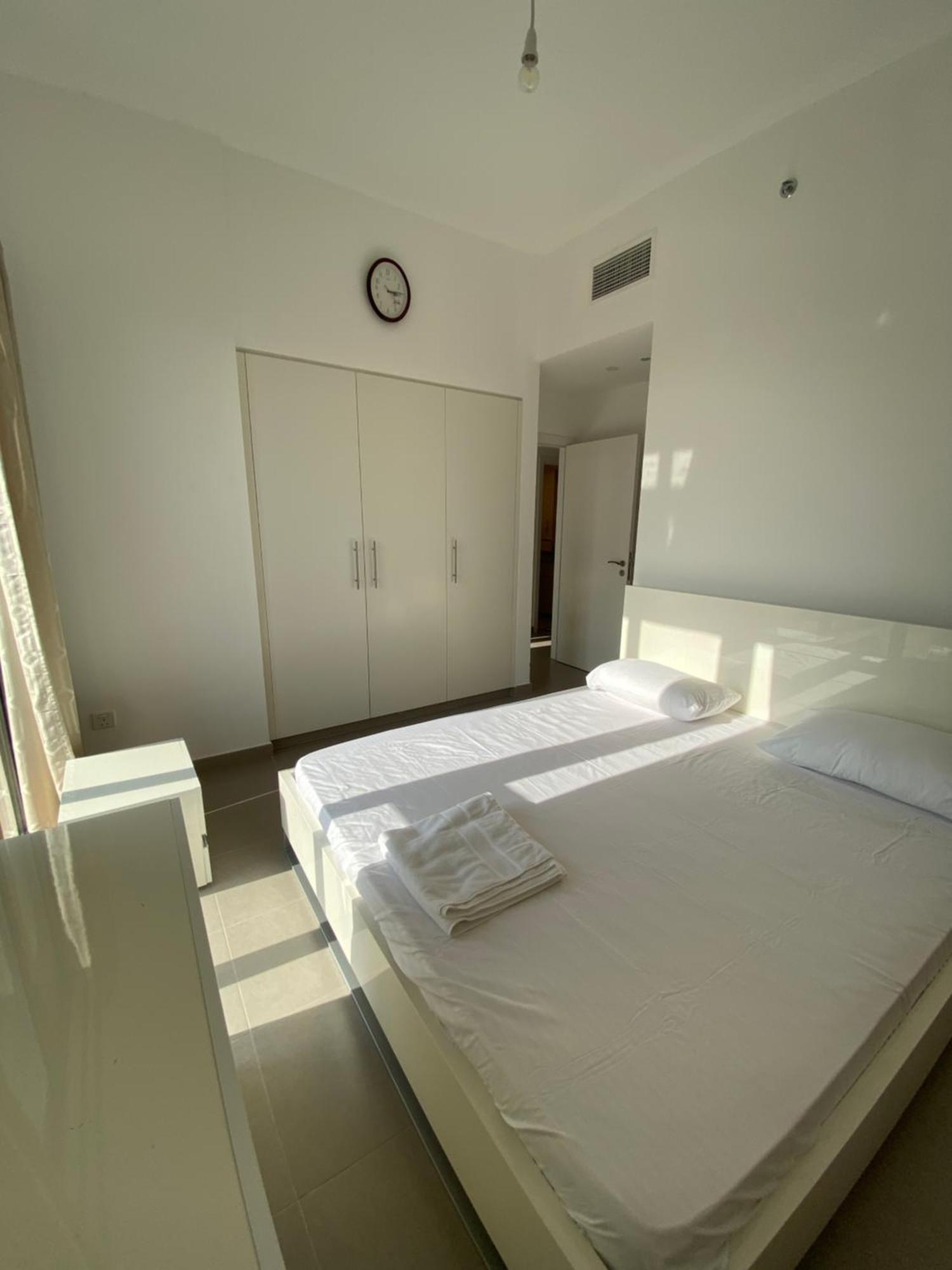 Appartement Lovely Calm 3br Easy Accessibility To With Huge Balcony And Pool View Town Square